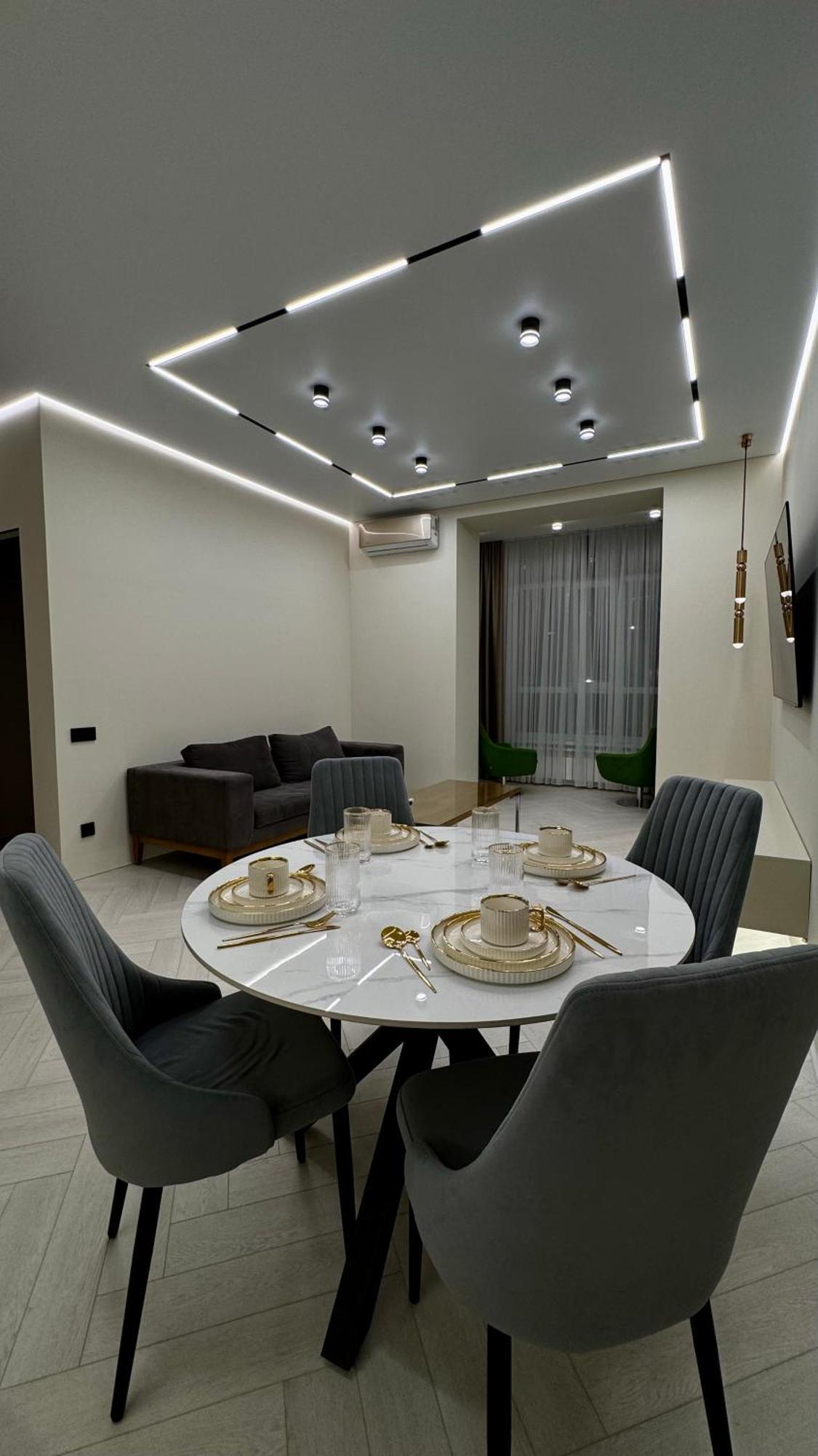 евродвушка возле арена, барыс арена, ботанический сад Apartment *